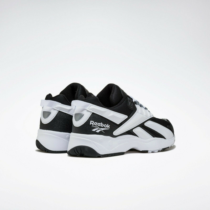SEPATU SNEAKERS REEBOK Interval