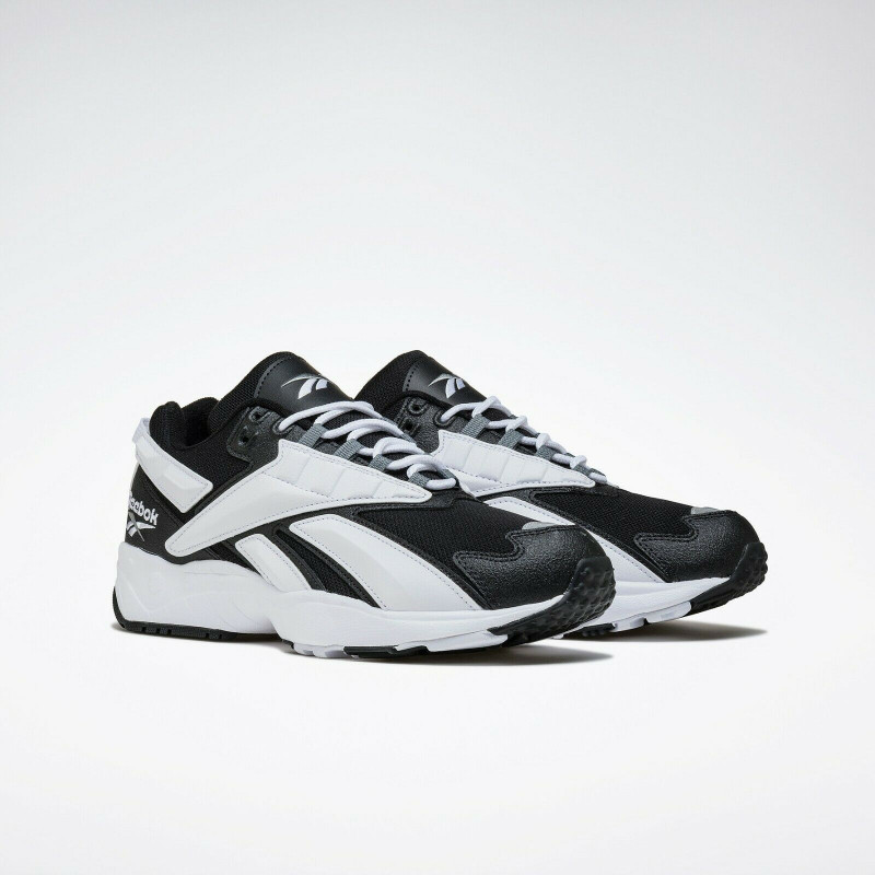 SEPATU SNEAKERS REEBOK Interval