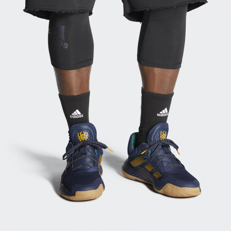 SEPATU BASKET ADIDAS D.O.N. Issue 1