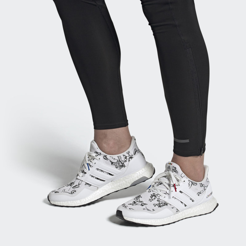SEPATU LARI ADIDAS Ultraboost DNA X Disney