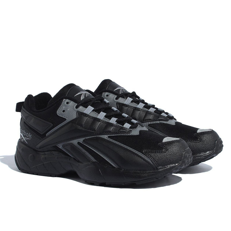 SEPATU SNEAKERS REEBOK Interval