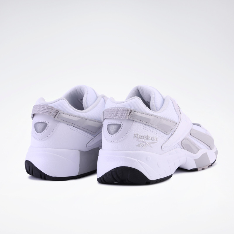 SEPATU SNEAKERS REEBOK Interval