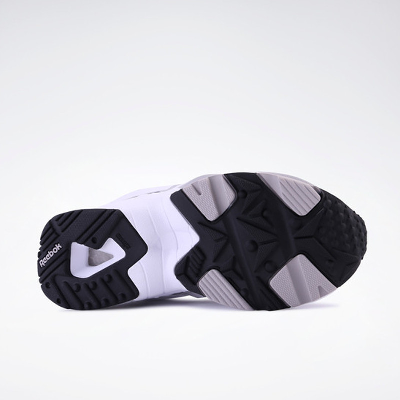 SEPATU SNEAKERS REEBOK Interval