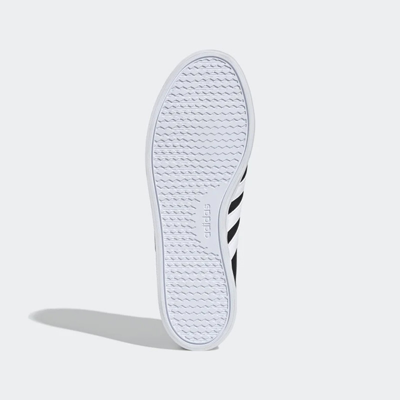 SEPATU SNEAKERS ADIDAS Bravada