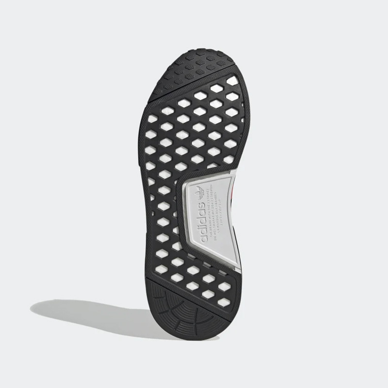 SEPATU SNEAKERS ADIDAS NMD_R1