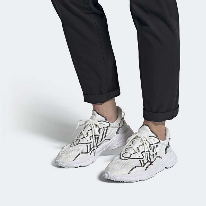 SEPATU SNEAKERS ADIDAS Ozweego
