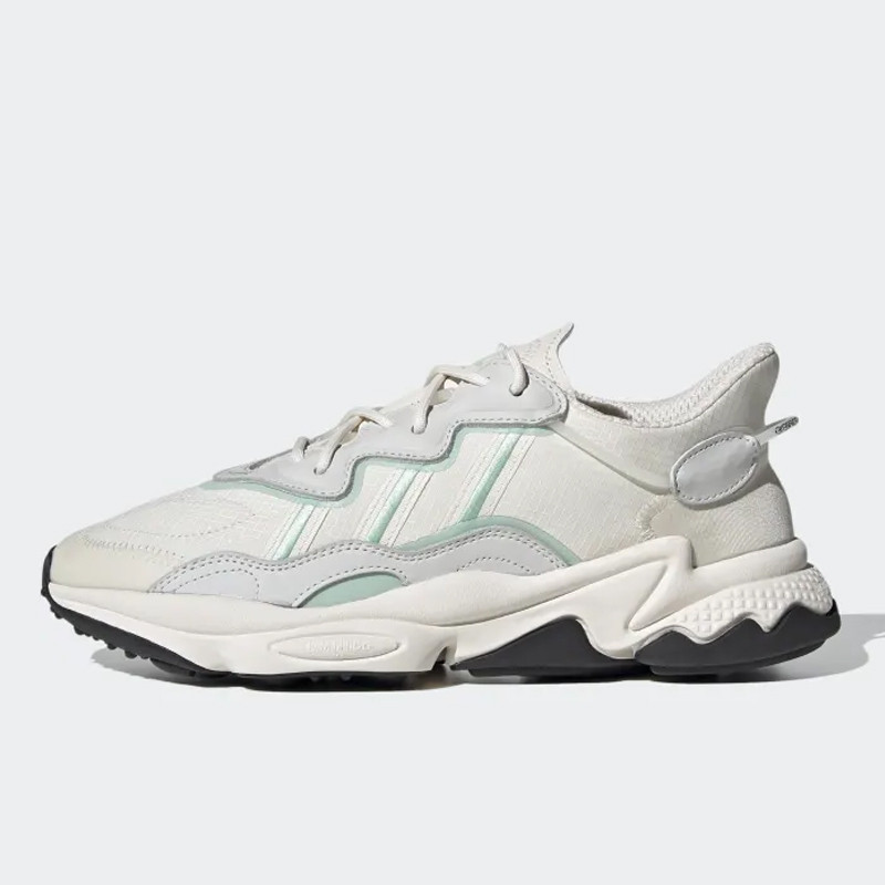 SEPATU SNEAKERS ADIDAS OZWEEGO
