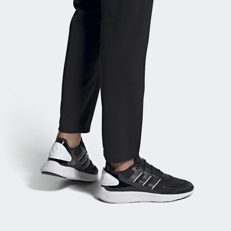 SEPATU SNEAKERS ADIDAS Wmns ZX 2K Florine