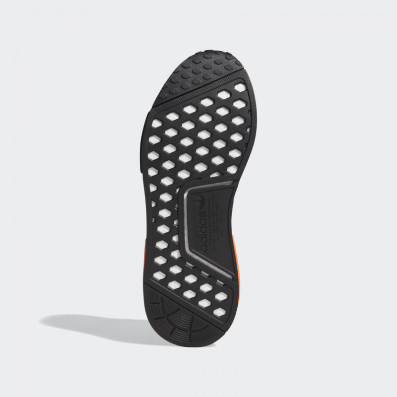 SEPATU SNEAKERS ADIDAS NMD_R1