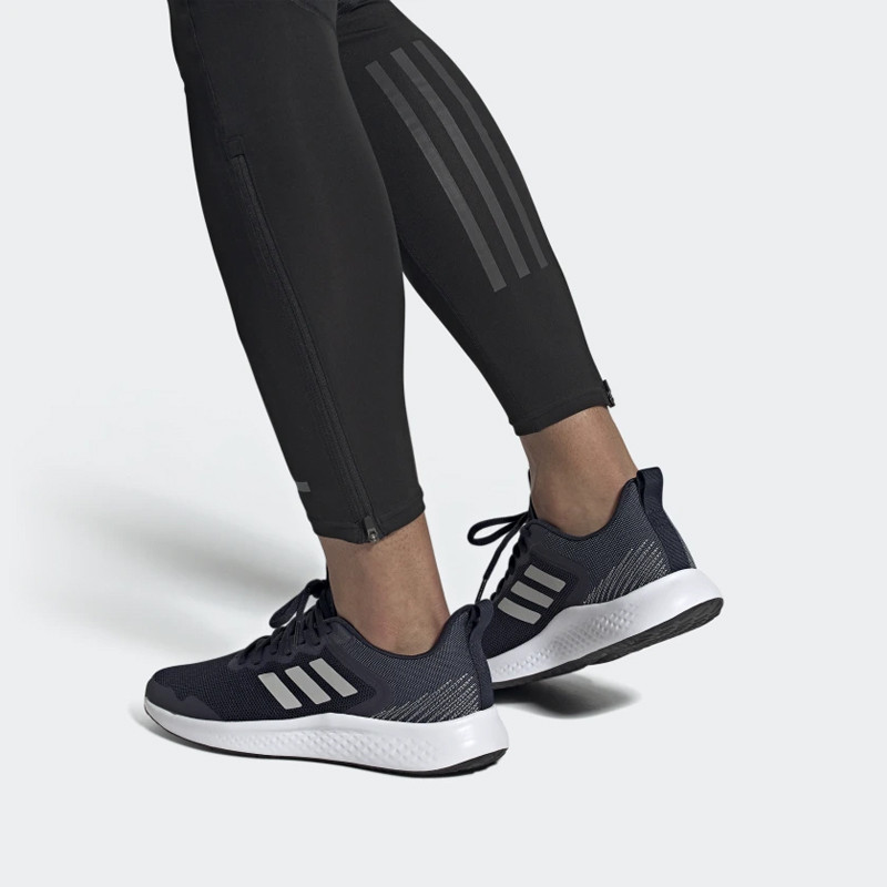 SEPATU LARI ADIDAS Fluidstreet