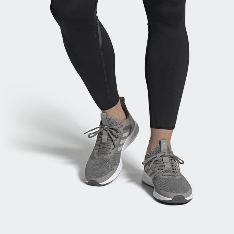 SEPATU LARI ADIDAS Fluidstreet