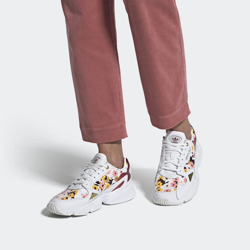 SEPATU SNEAKERS ADIDAS Wmns Falcon