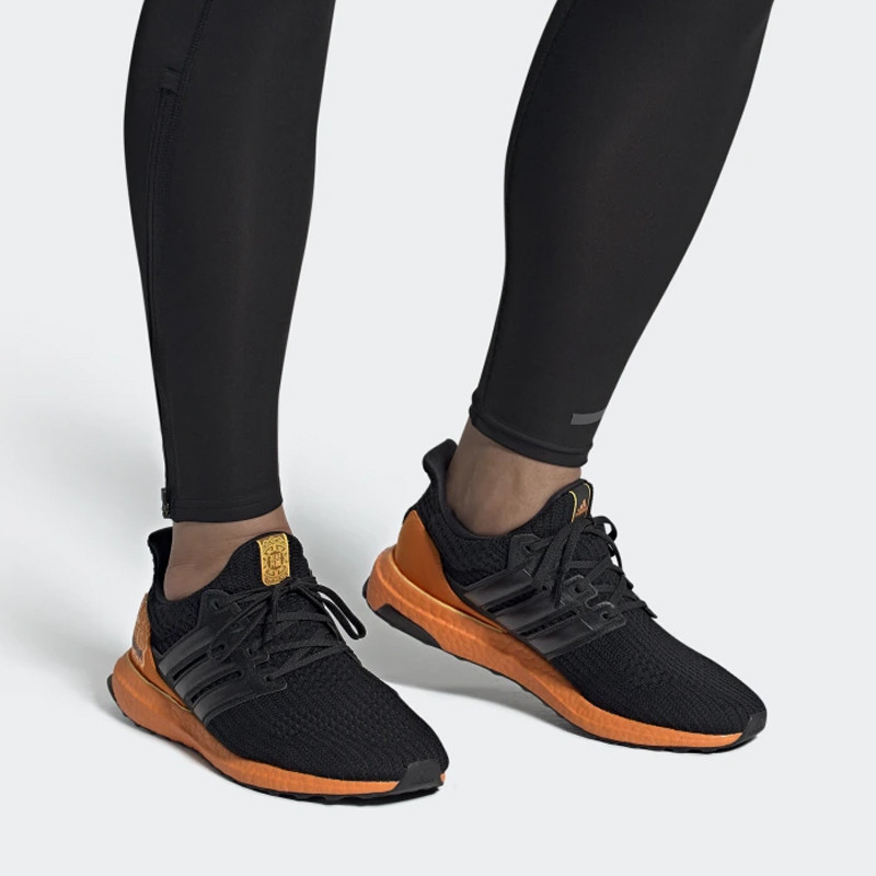 Ultraboost 4.0 Moon Festival foto 4