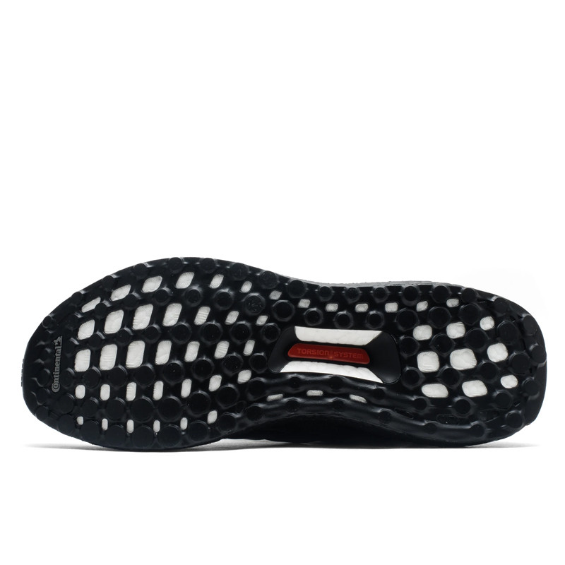 SEPATU LARI ADIDAS Ultraboost DNA CNY
