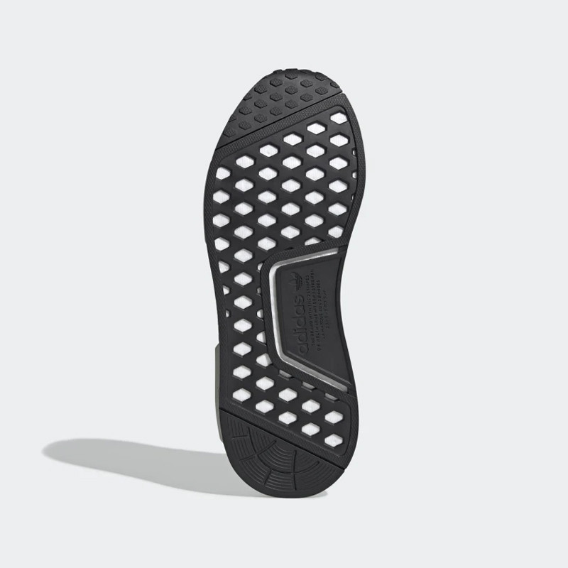 SEPATU SNEAKERS ADIDAS NMD_R1.V2