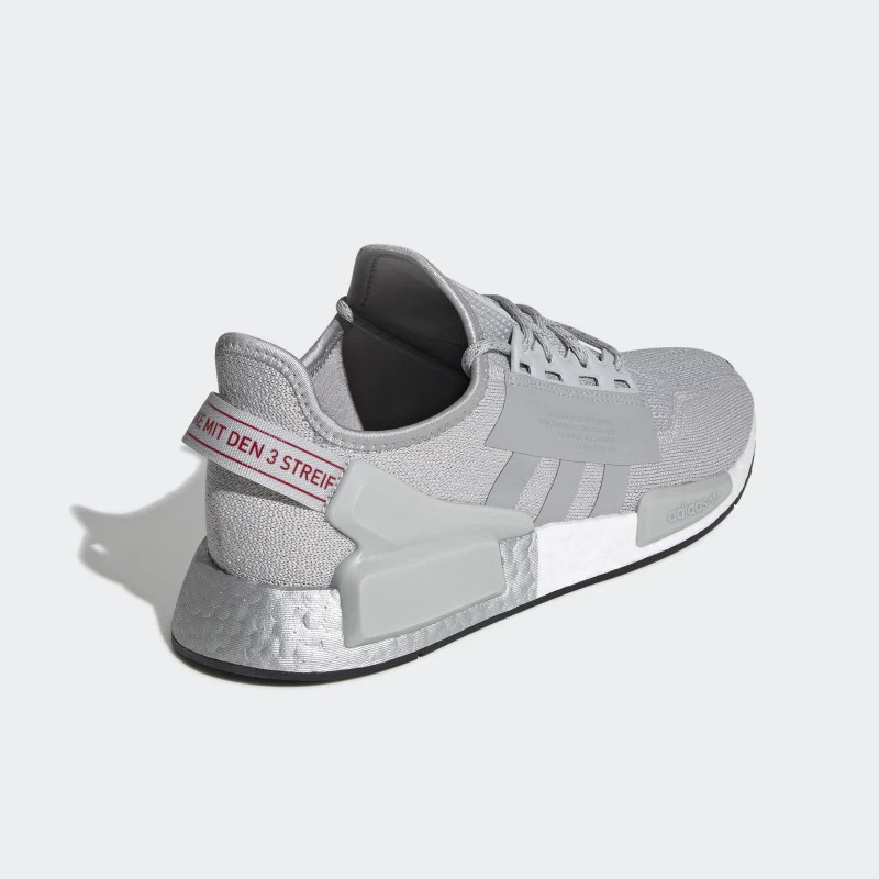 SEPATU SNEAKERS ADIDAS NMD_R1.V2
