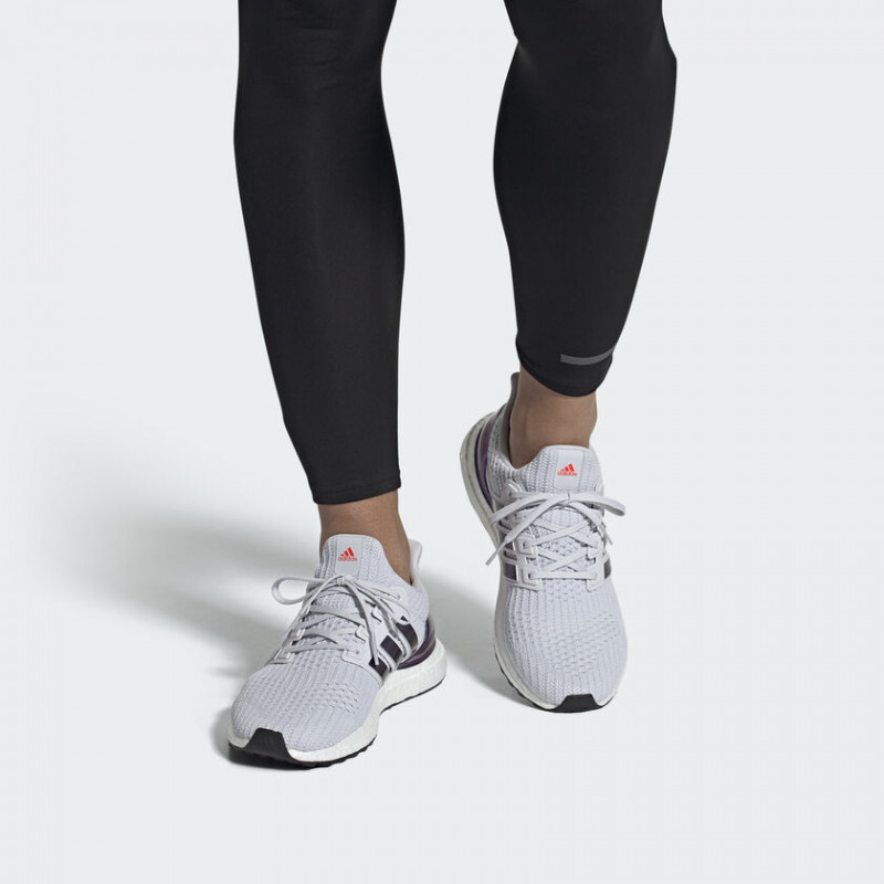 SEPATU LARI ADIDAS Ultraboost