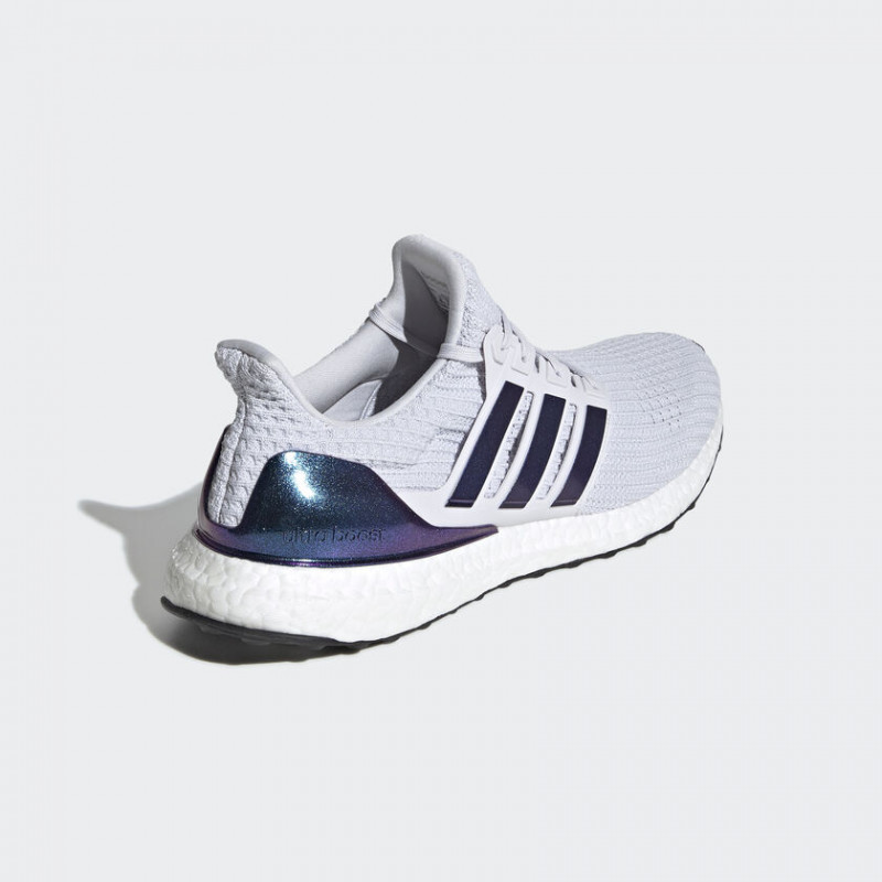 SEPATU LARI ADIDAS Ultraboost