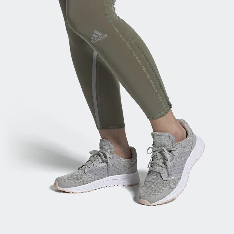 SEPATU LARI ADIDAS Wmns Galaxy 5