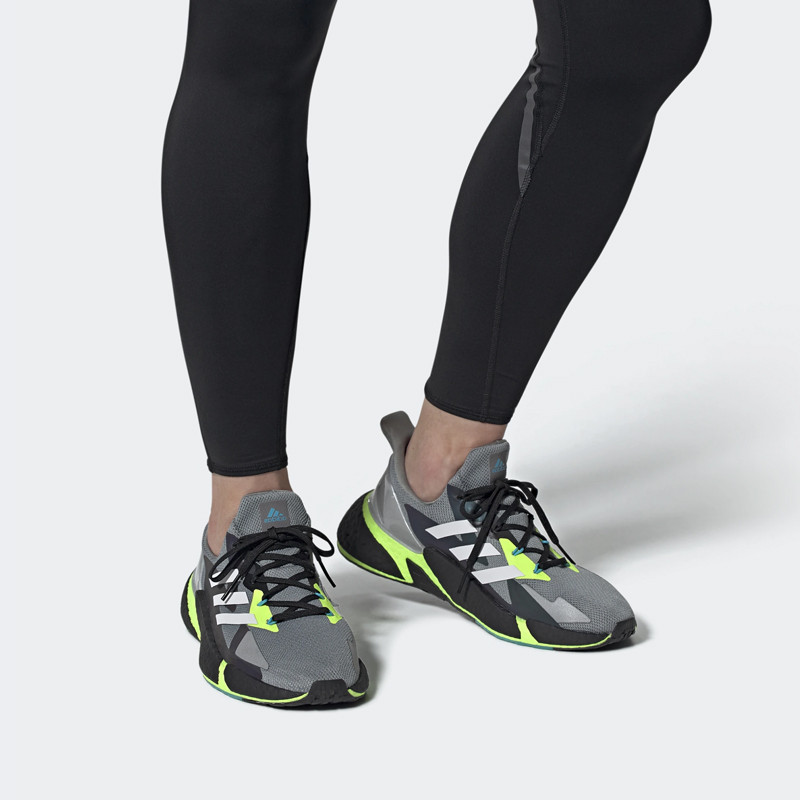 SEPATU LARI ADIDAS X9000L4