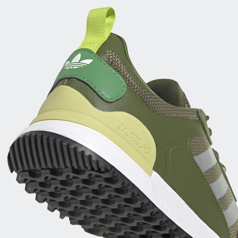 SEPATU SNEAKERS ADIDAS ZX 700 HD