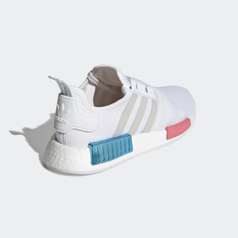 SEPATU SNEAKERS ADIDAS Wmns NMD_R1