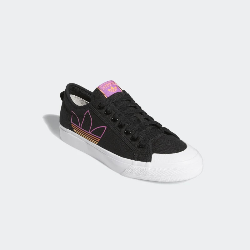 SEPATU SNEAKERS ADIDAS Nizza Trefoil