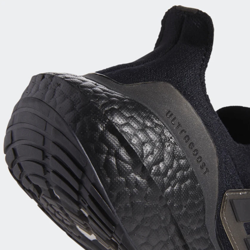 SEPATU LARI ADIDAS Ultraboost 21