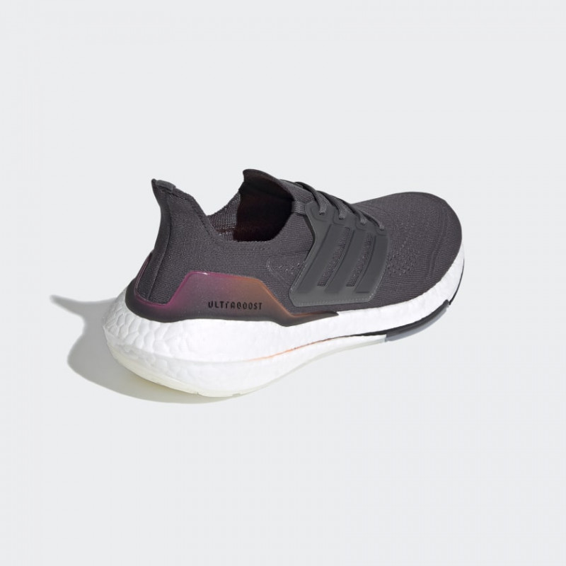 SEPATU LARI ADIDAS Ultraboost 21