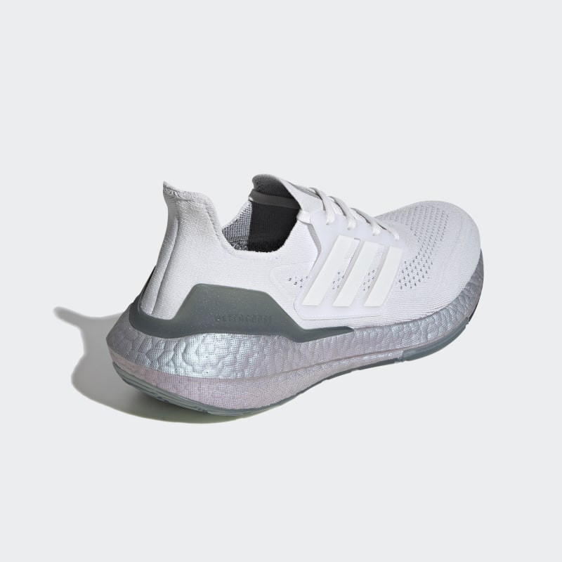 SEPATU LARI ADIDAS Ultraboost 21