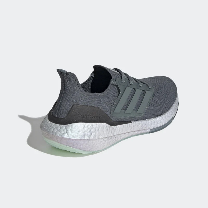 SEPATU LARI ADIDAS Ultraboost 21