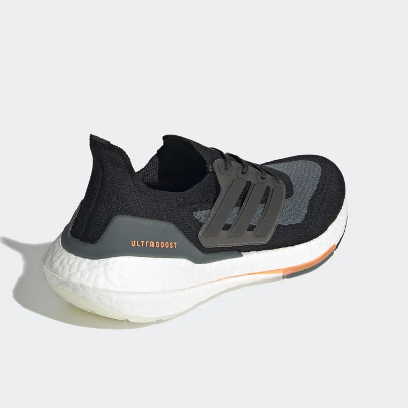 SEPATU LARI ADIDAS ULTRABOOST 21