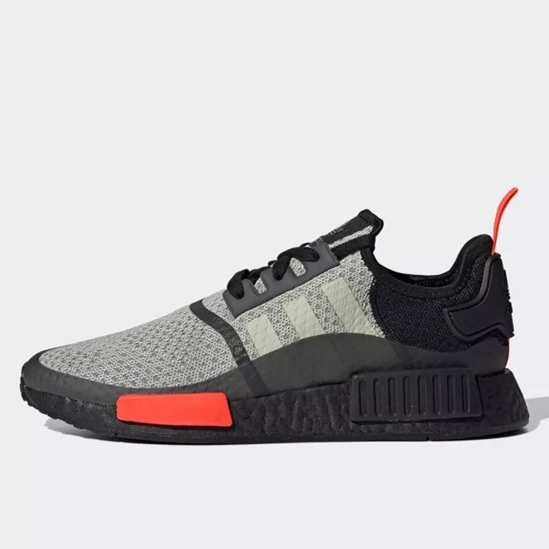 SEPATU SNEAKERS ADIDAS Nmd_R1