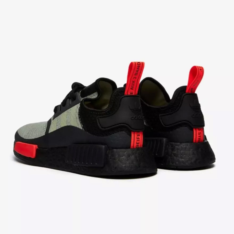 SEPATU SNEAKERS ADIDAS Nmd_R1