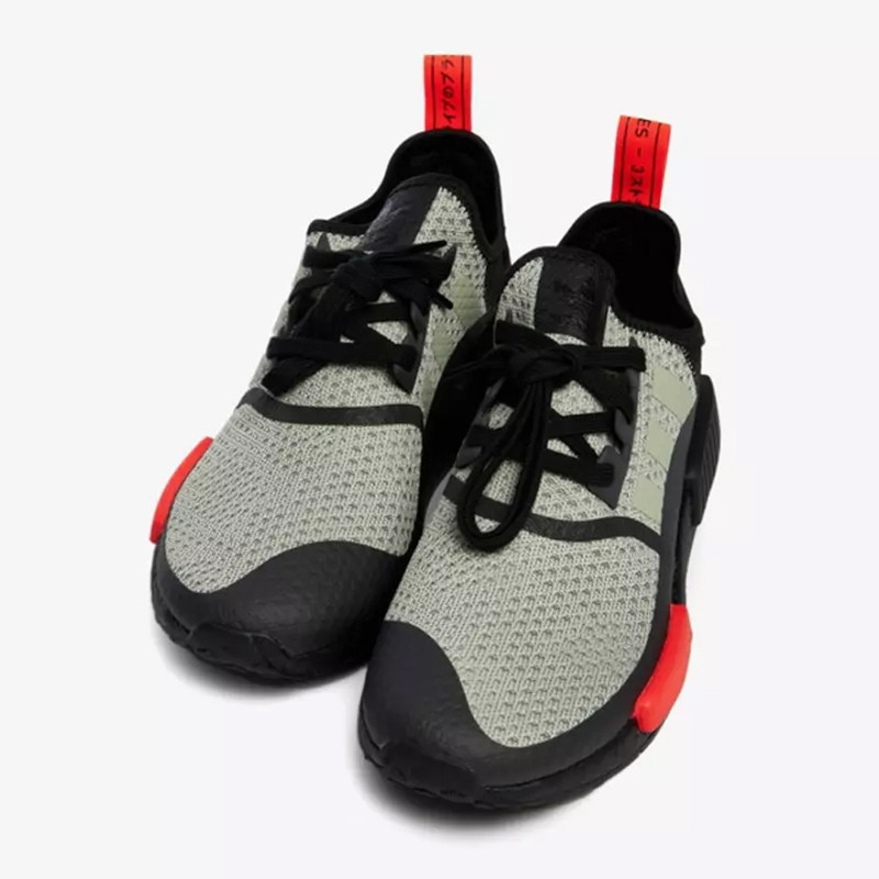 SEPATU SNEAKERS ADIDAS Nmd_R1