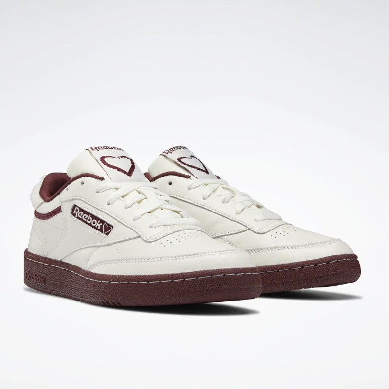 SEPATU SNEAKERS REEBOK Club C 85
