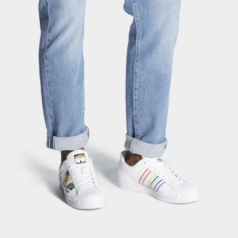 SEPATU SNEAKERS ADIDAS Superstar Pride