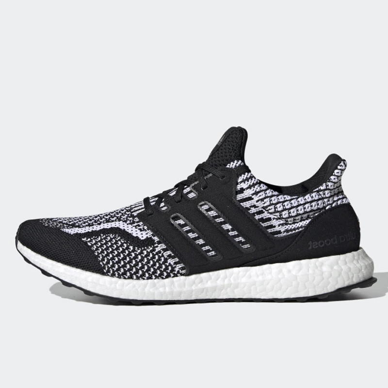 SEPATU LARI ADIDAS ULTRABOOST 5.0 DNA