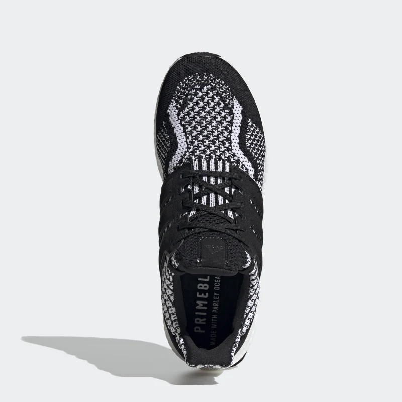SEPATU LARI ADIDAS ULTRABOOST 5.0 DNA