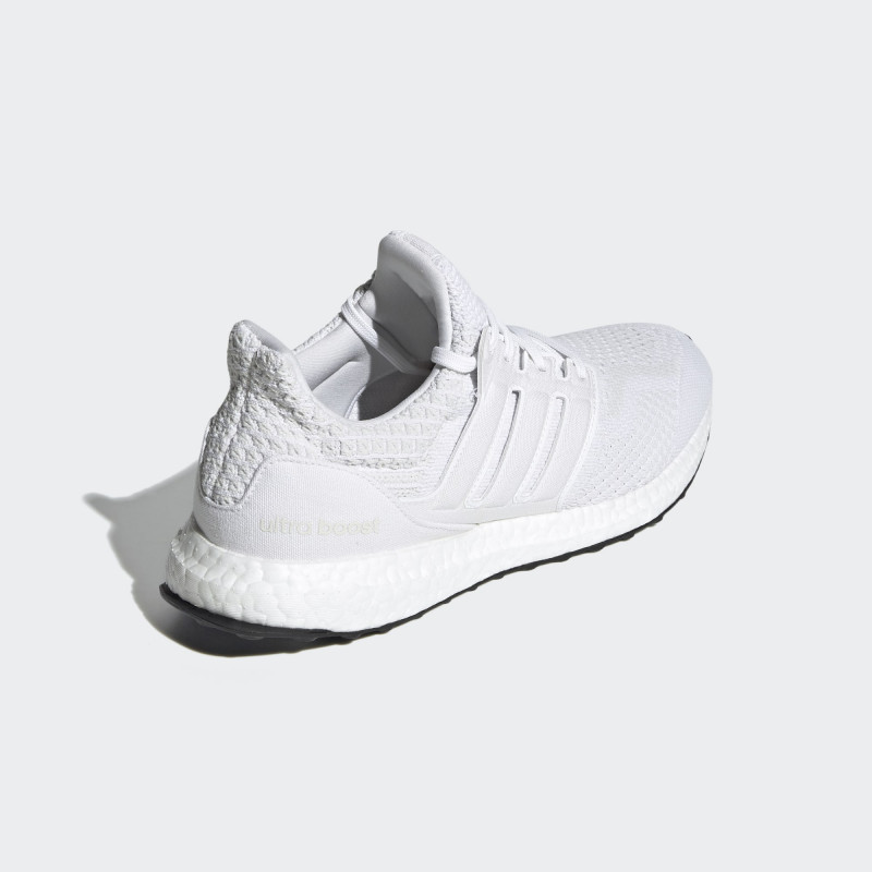 SEPATU LARI ADIDAS ULTRABOOST 5.0 DNA