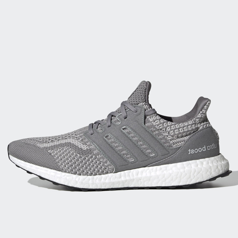 SEPATU LARI ADIDAS Ultraboost 5.0 Dna