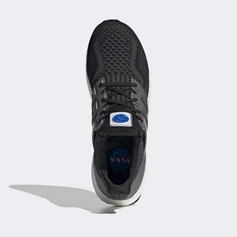 SEPATU LARI ADIDAS ULTRABOOST 5.0 DNA