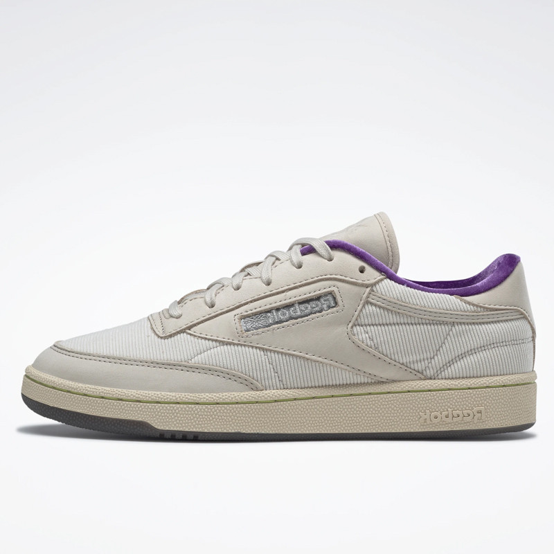 Sepatu Sneakers Reebok Club C 85 X Minion Stucco