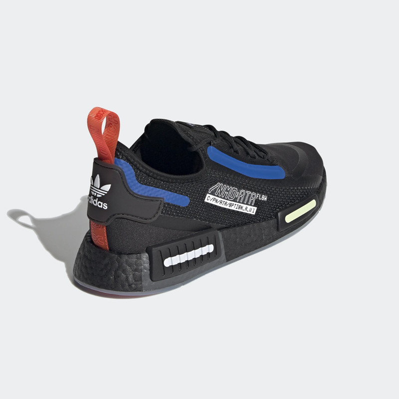 SEPATU SNEAKERS ADIDAS NMD_R1 Spectoo