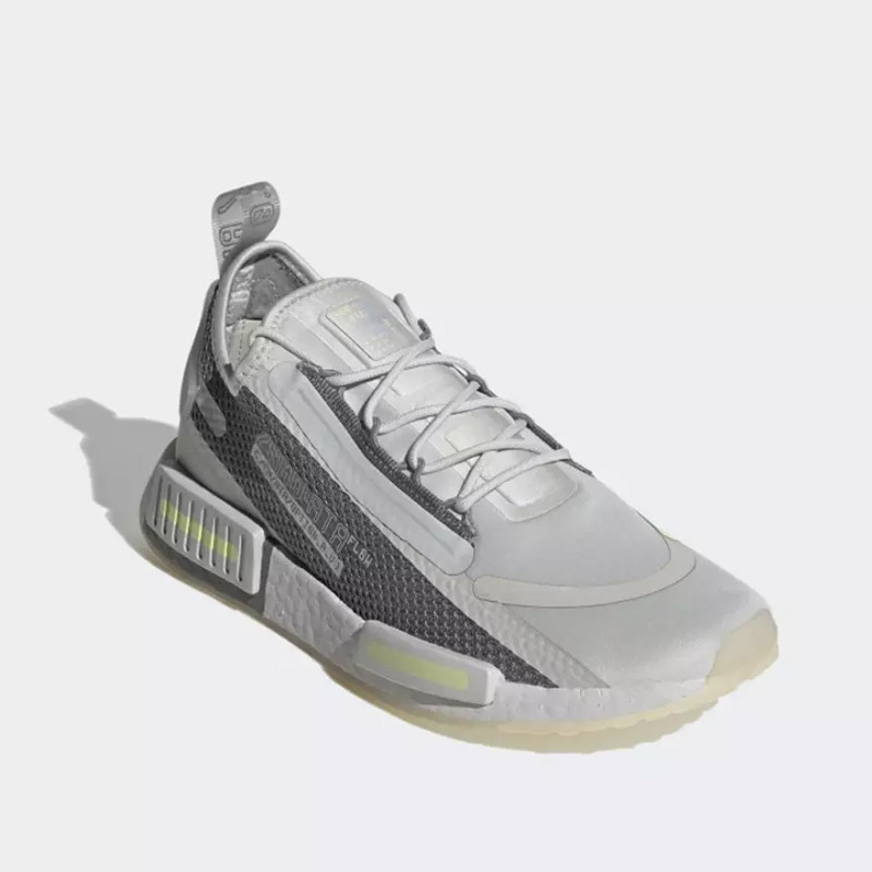 SEPATU SNEAKERS ADIDAS NMD_R1 Spectoo