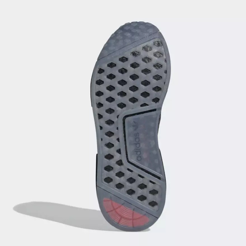 SEPATU SNEAKERS ADIDAS NMD_R1 Spectoo