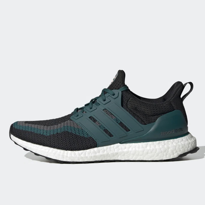 SEPATU LARI ADIDAS Ultraboost Dna x Arsenal Football Club