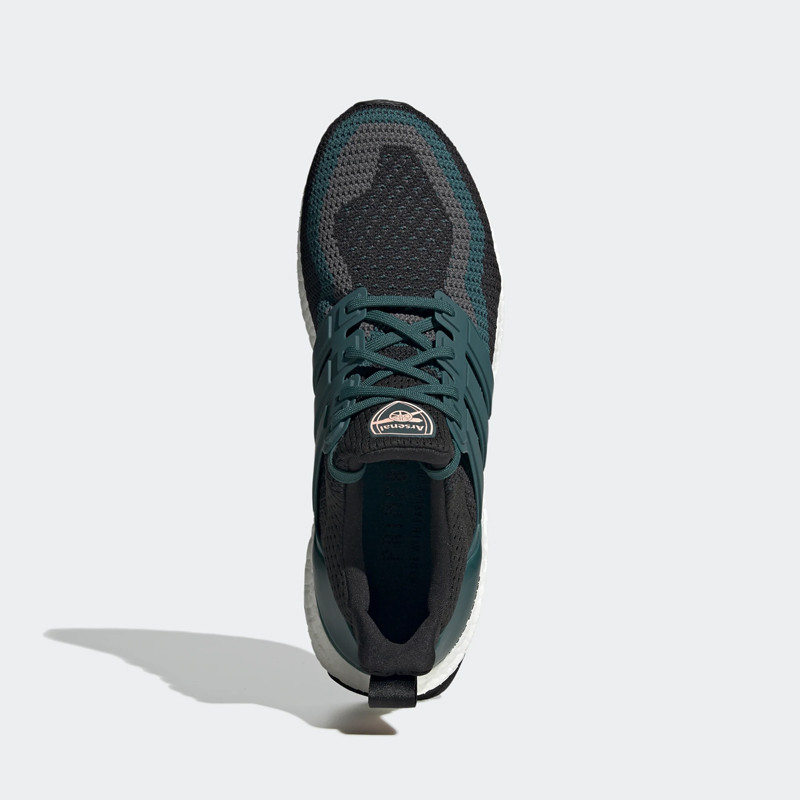 SEPATU LARI ADIDAS Ultraboost Dna x Arsenal Football Club