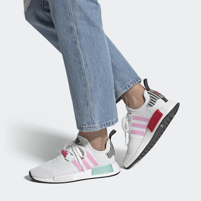 SEPATU SNEAKERS ADIDAS Wmns NMD_R1