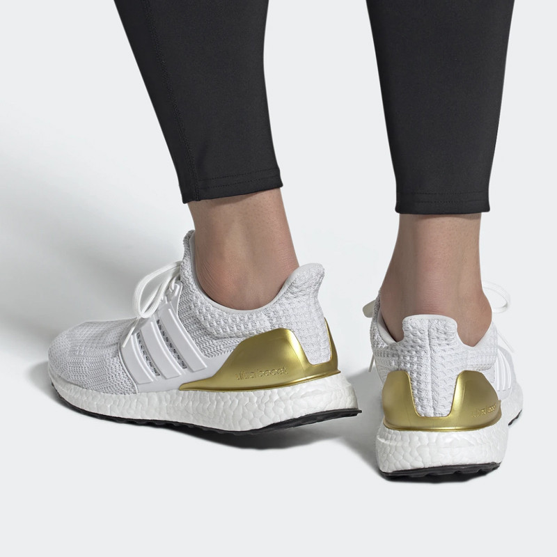 Sepatu Lari Adidas Ultraboost Dna White Gold